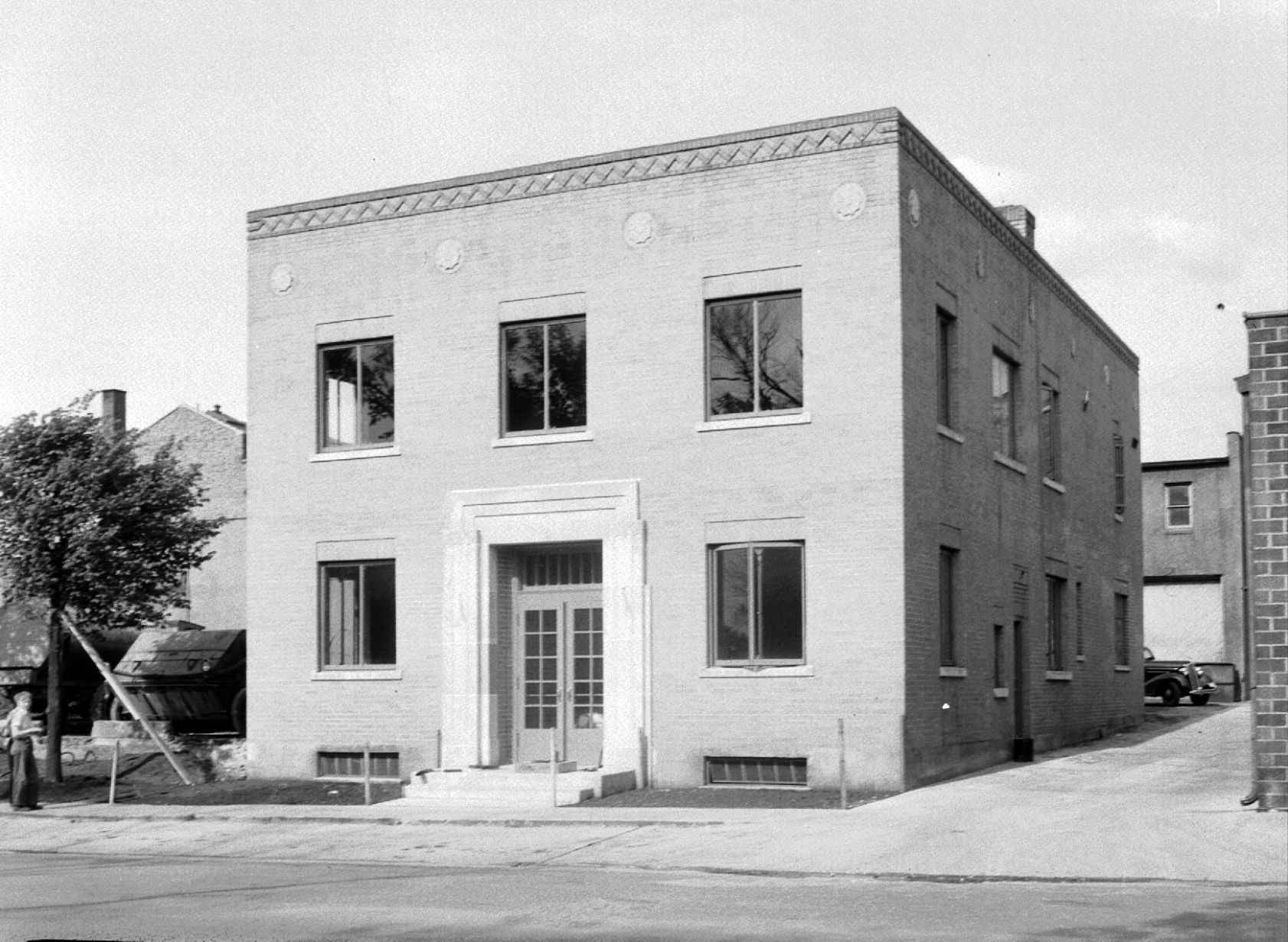 SL1017 Old police station when built.jpg